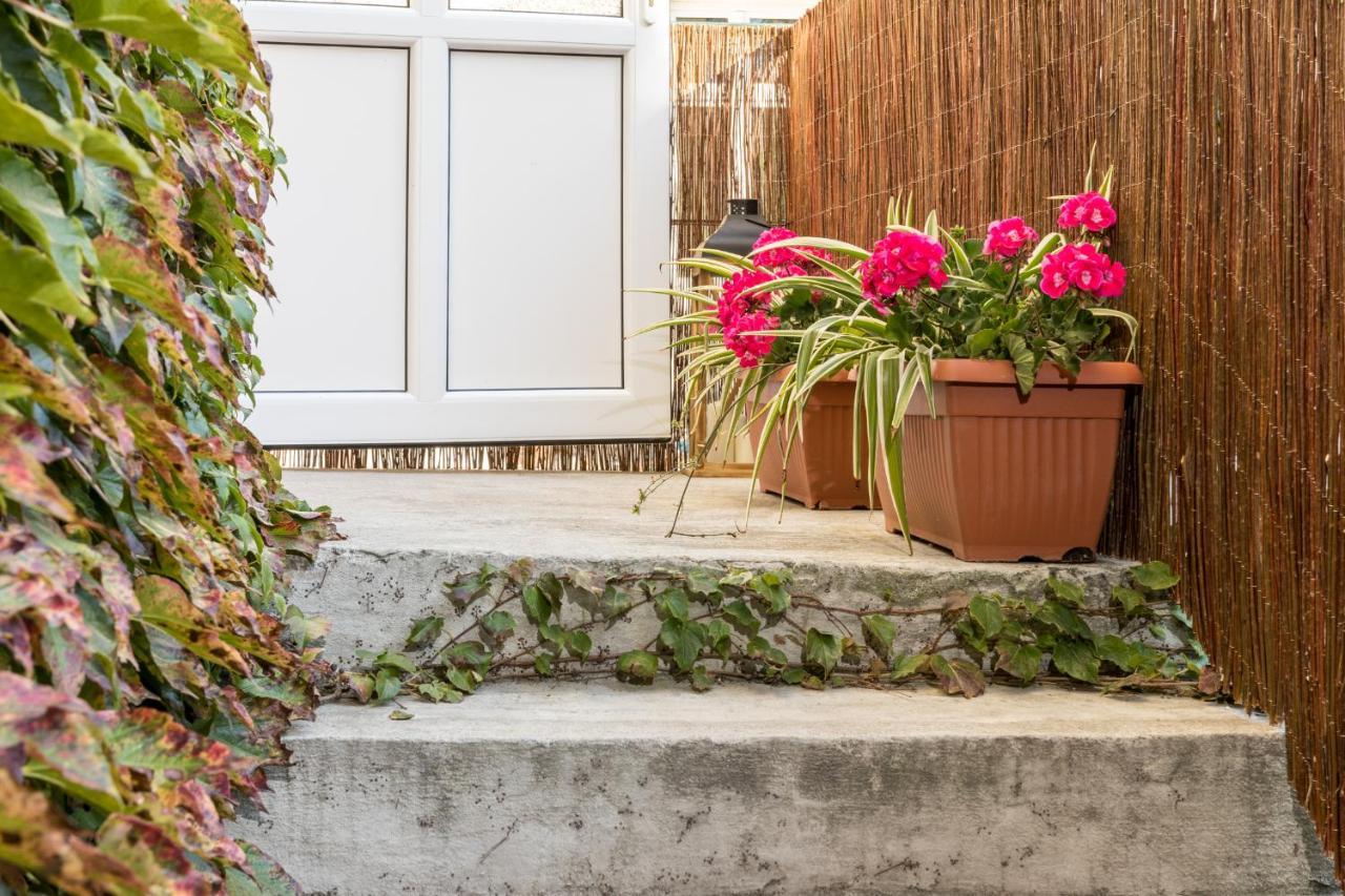 Cracow Best Location Apartment With Garden By Cozyplace Krakow Dış mekan fotoğraf
