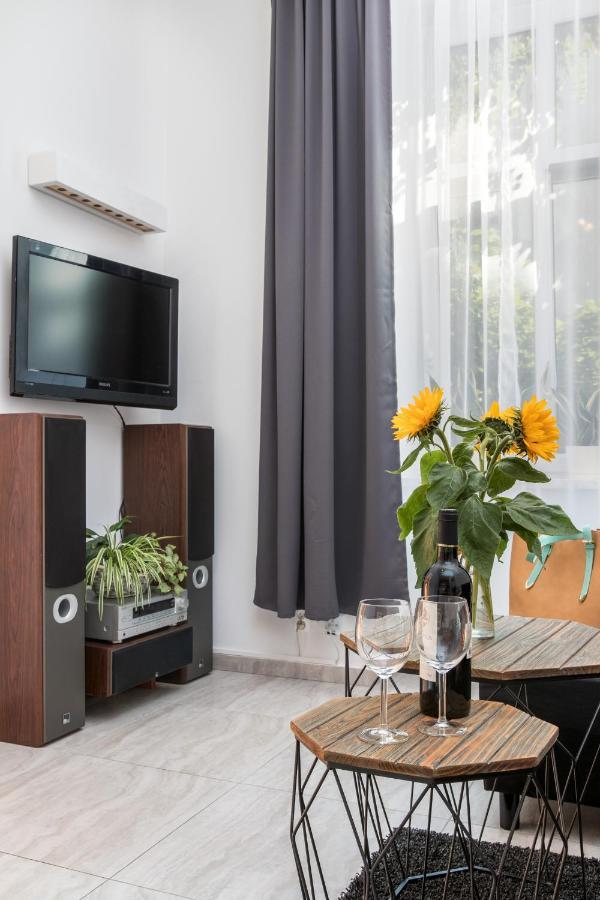 Cracow Best Location Apartment With Garden By Cozyplace Krakow Dış mekan fotoğraf