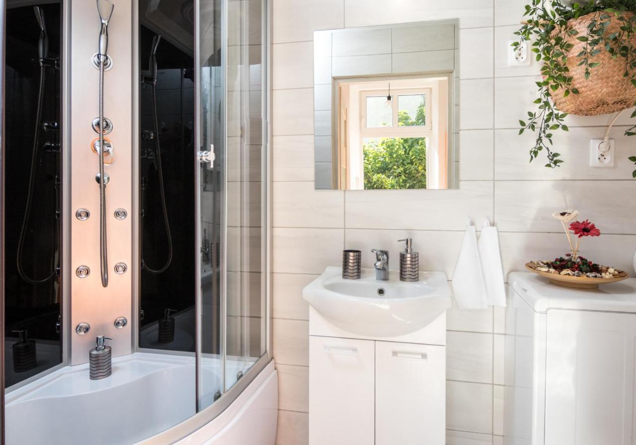 Cracow Best Location Apartment With Garden By Cozyplace Krakow Dış mekan fotoğraf